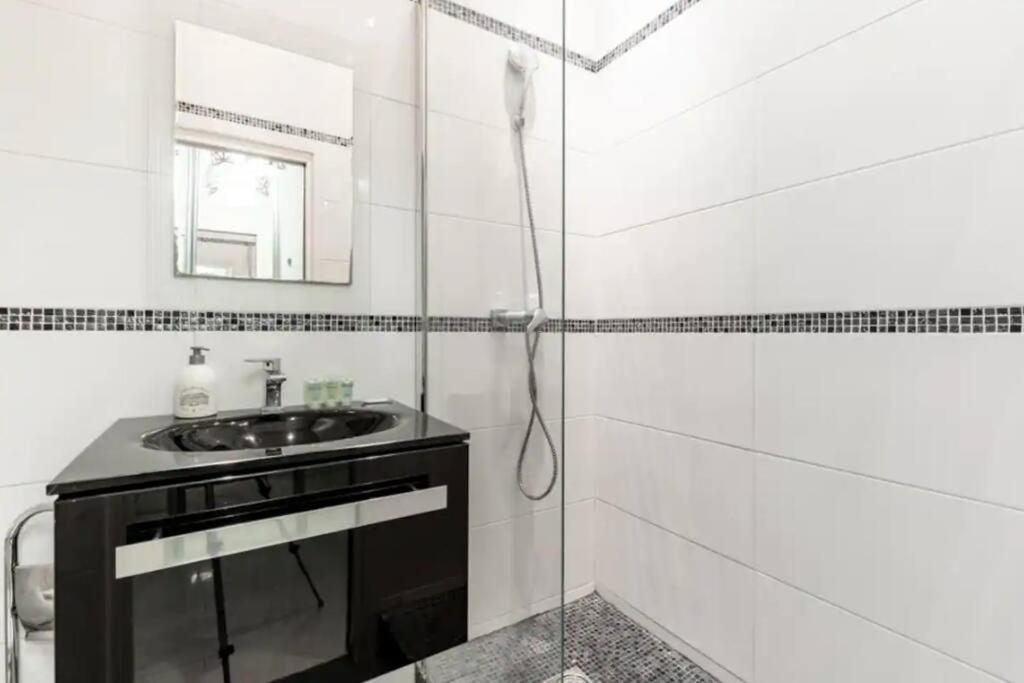 Canal St Martin : Charming Cosy Studio París Exterior foto